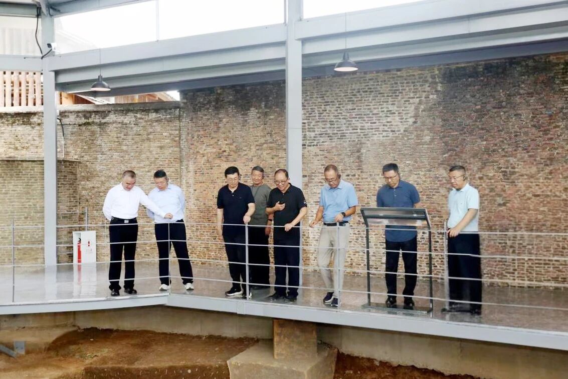 務(wù)虛會111.jpg 務(wù)虛會111.jpg